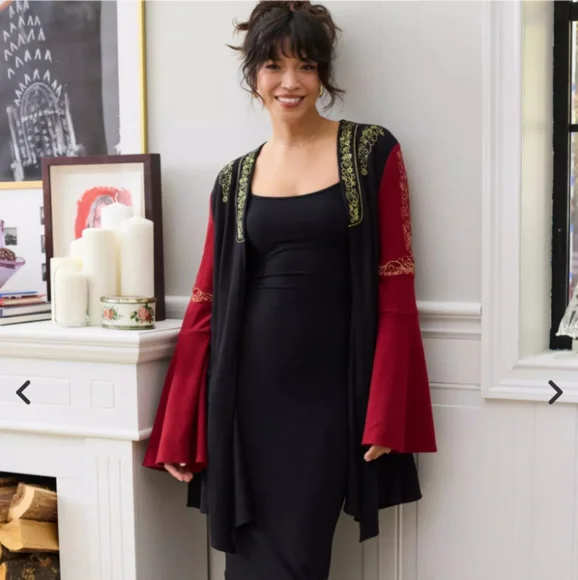 Elegant Black and Red Embroidered Cardigan Arwen Lord Of The Rings Her Universe - Picture 1 of 6